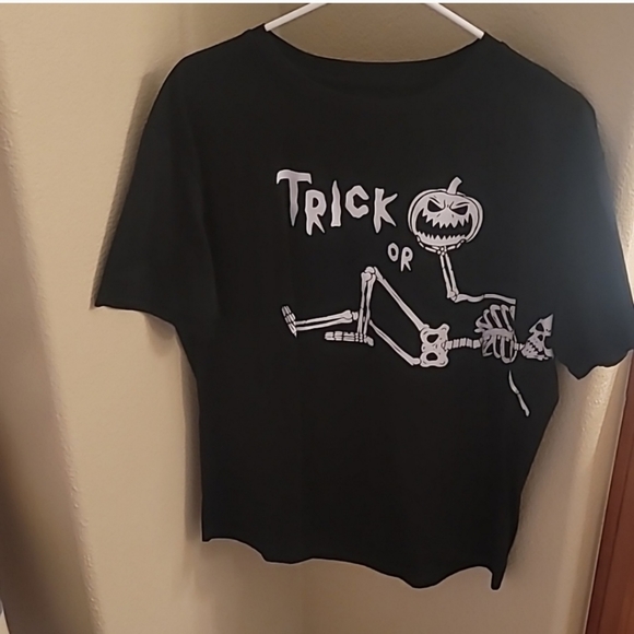 Women and Men's Couples Twinning Halloween shirt set 🎃 - Picture 16 of 16